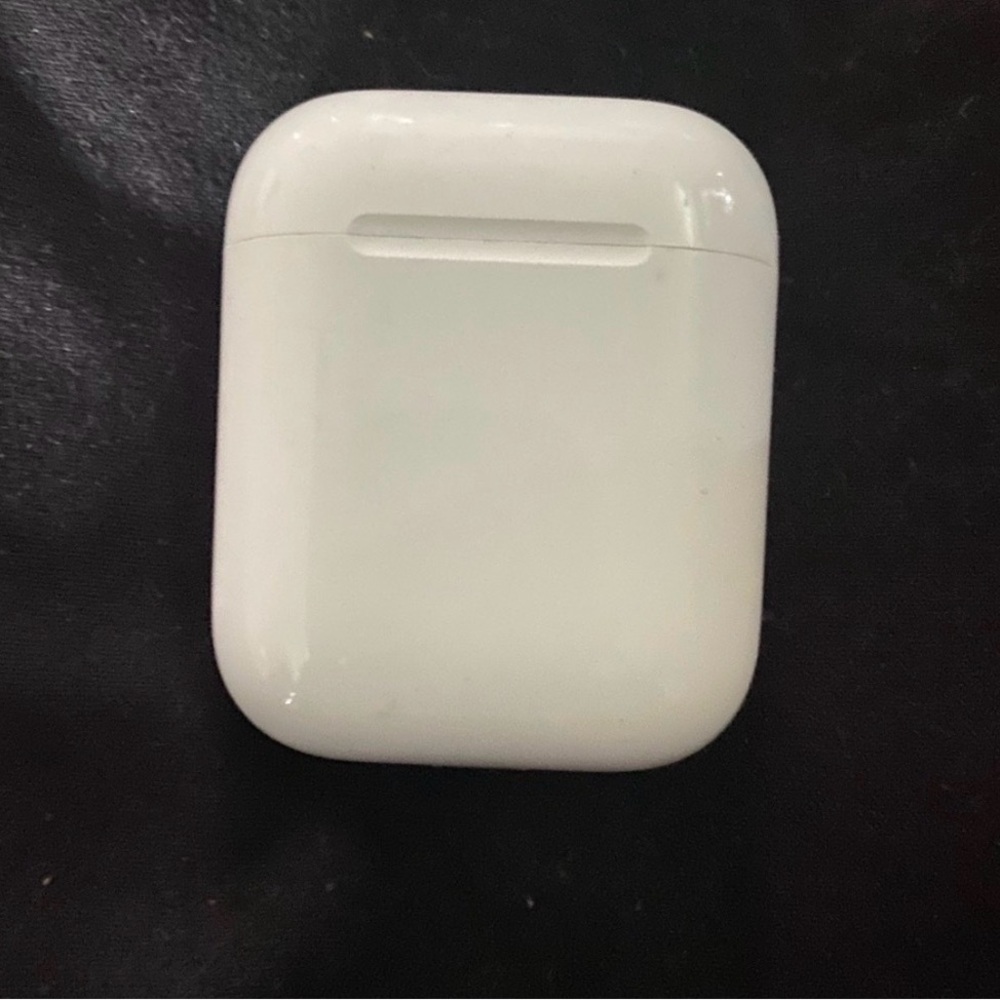 Apple airpods 1 gen wireless headphones